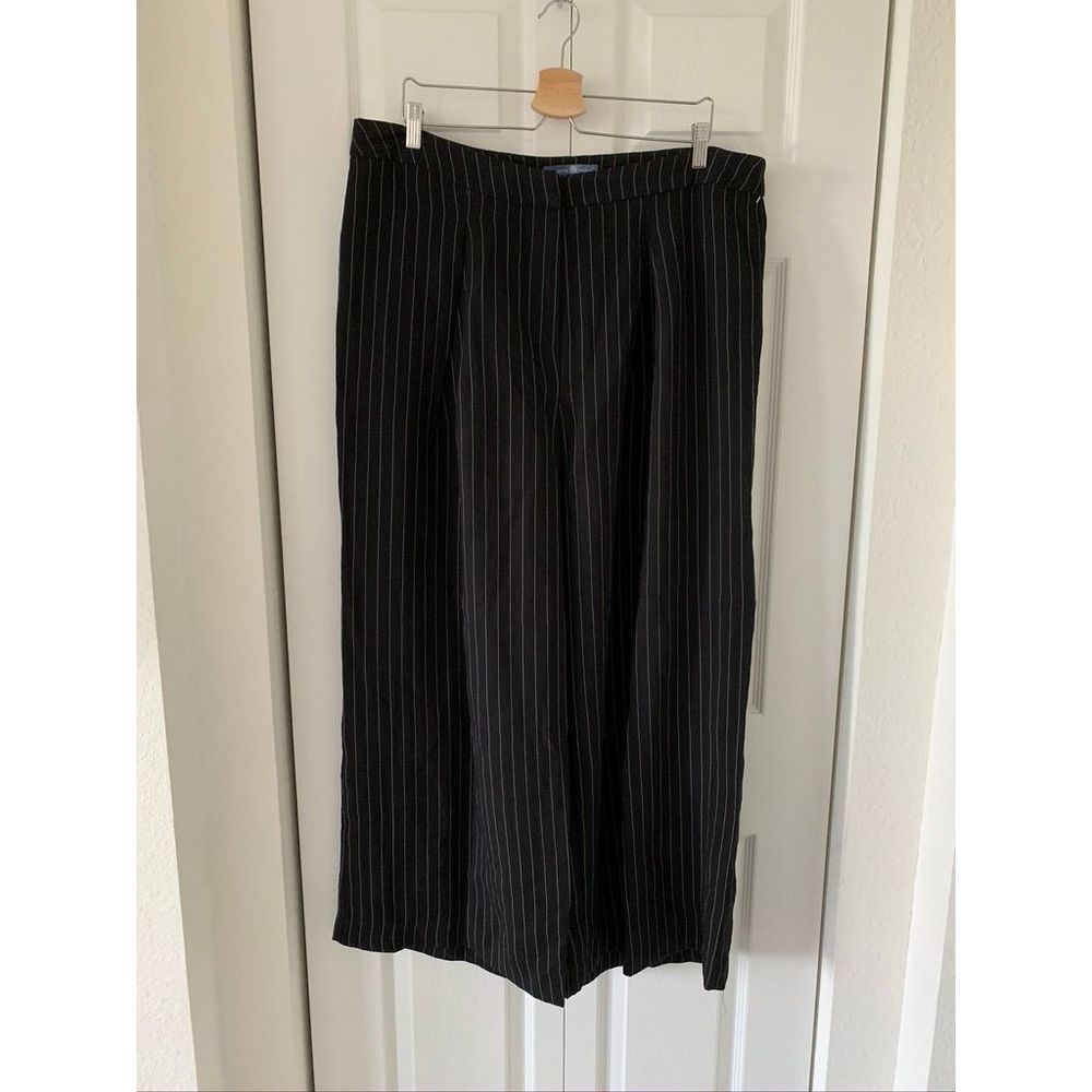 NWT Signature weekend pants